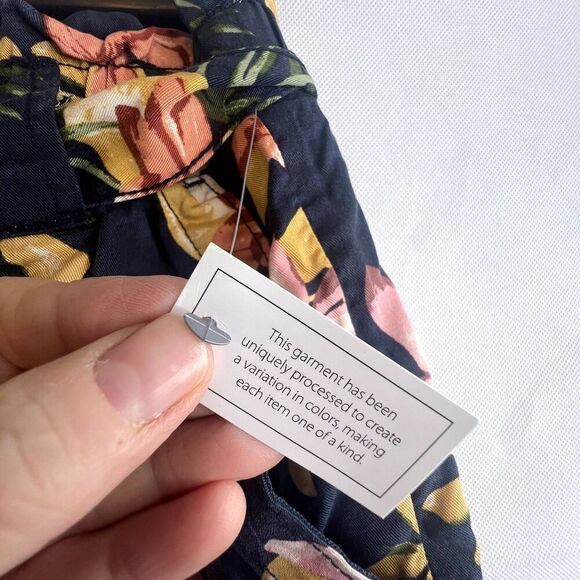 Time & Tru Navy Floral Print NWOT Paperbag Tencel Shorts Size Large (12-14) - Picture 7 of 11